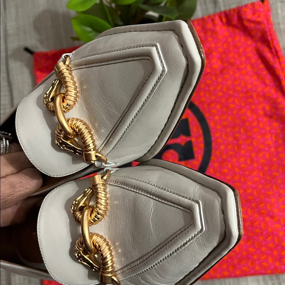 Tory Burch Jessa Shoes - Picture 9 of 16